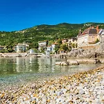 Sirotnjak By Interhome * 洛夫兰